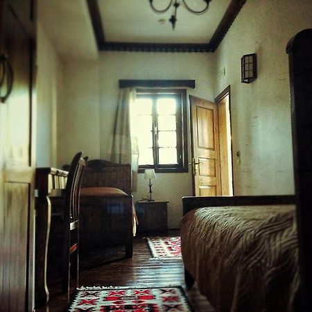 Hotel Vila Aleksander Berat Zimmer foto