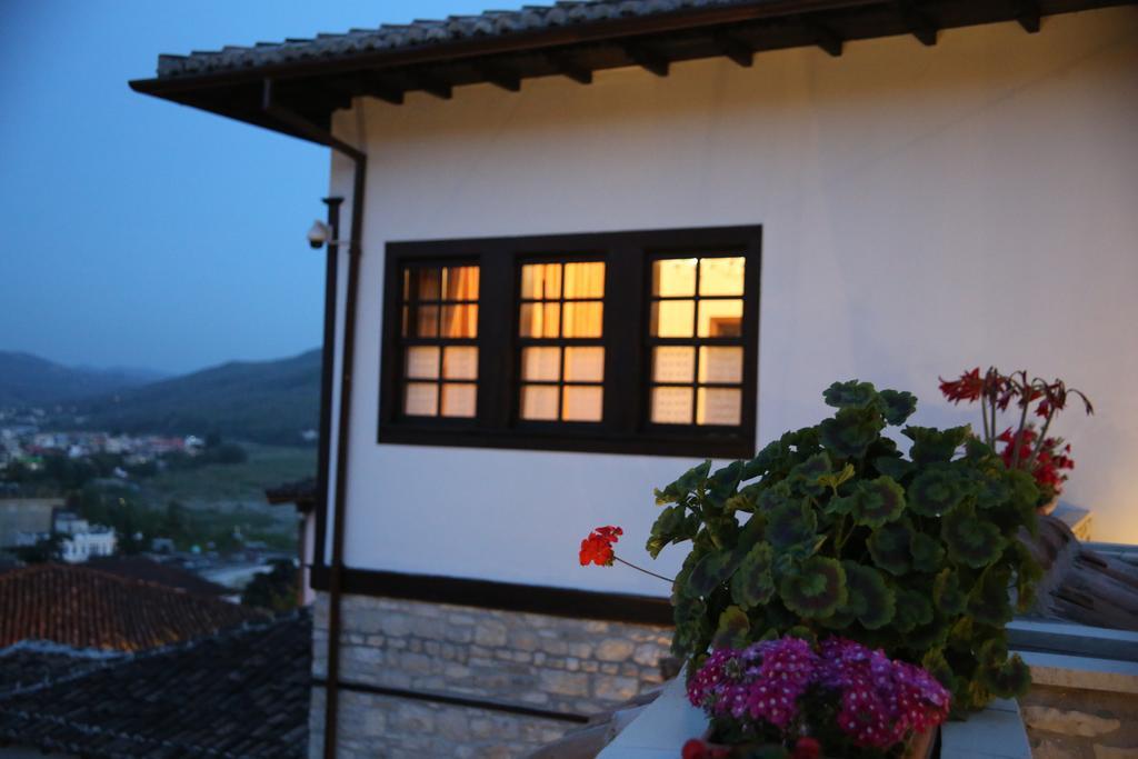Hotel Vila Aleksander Berat Exterior foto