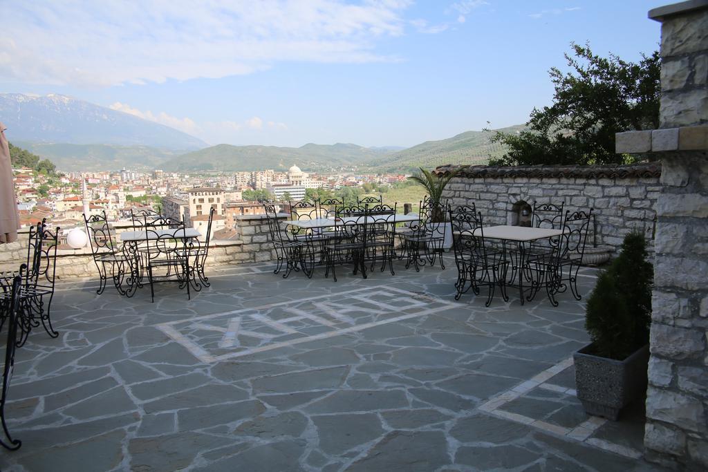 Hotel Vila Aleksander Berat Exterior foto