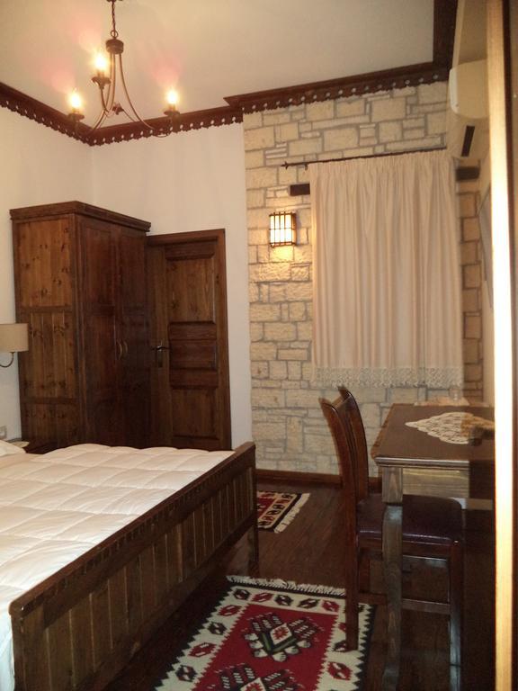 Hotel Vila Aleksander Berat Zimmer foto