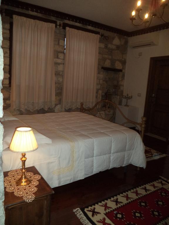 Hotel Vila Aleksander Berat Zimmer foto