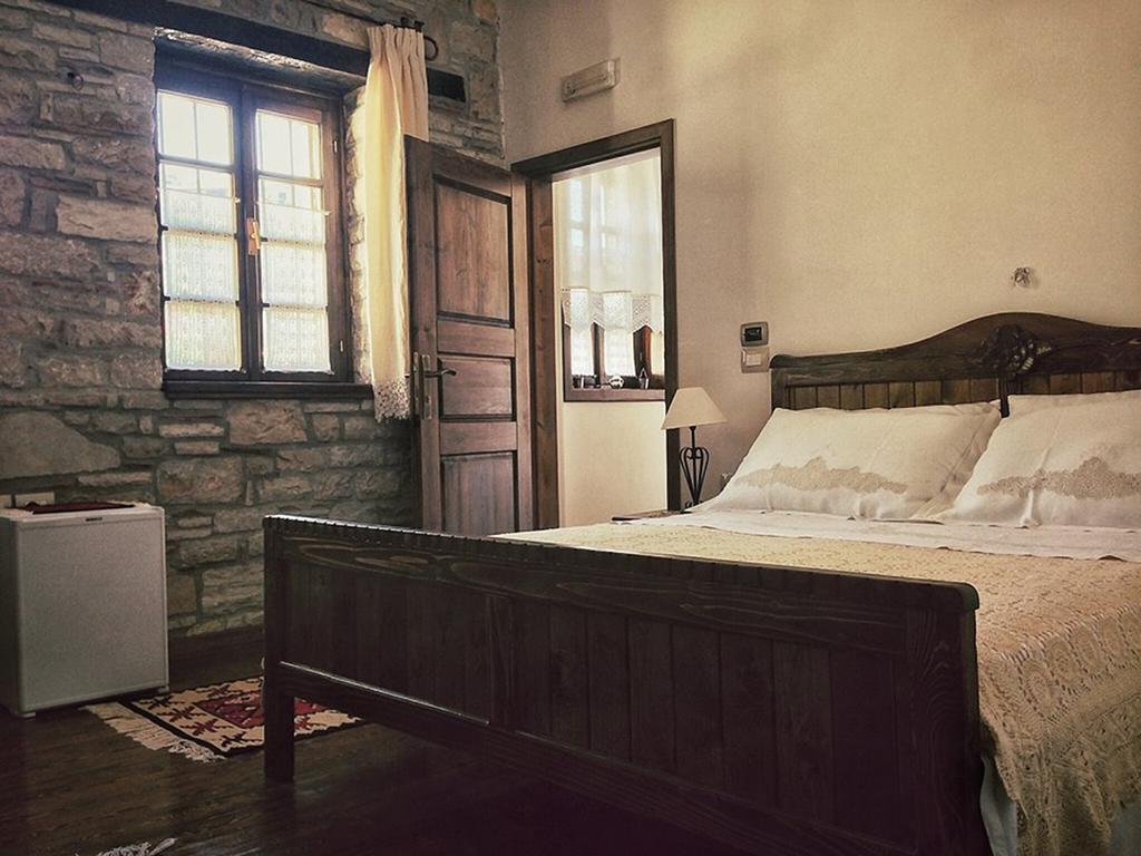 Hotel Vila Aleksander Berat Zimmer foto