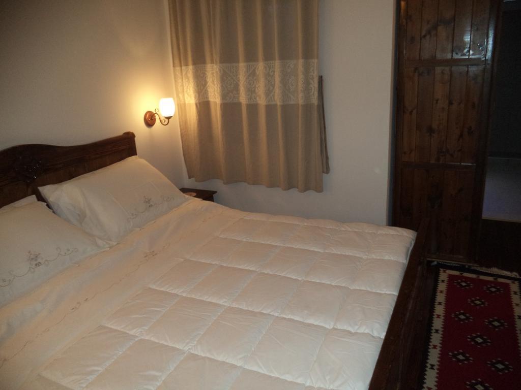 Hotel Vila Aleksander Berat Zimmer foto